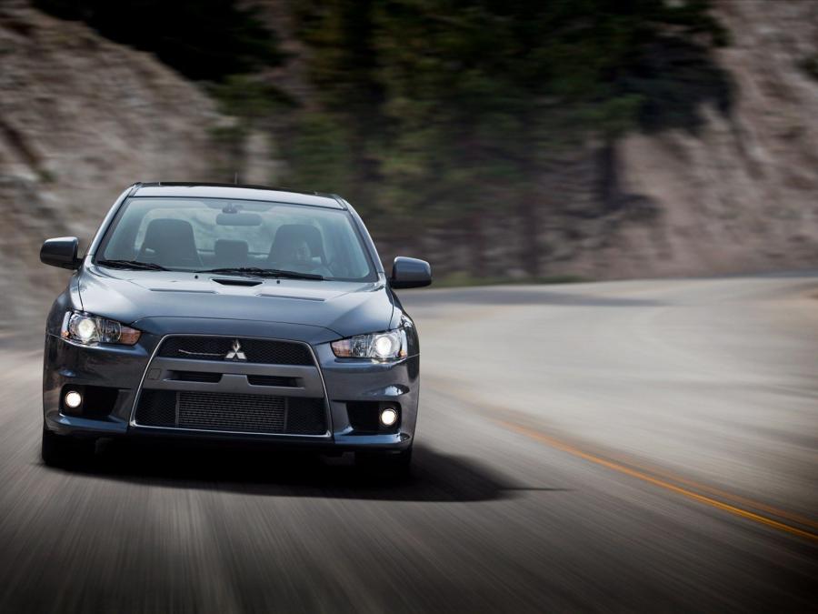  Mitsubishi Lancer Evolution MR Touring 2010 года  (фото 6 из 20)